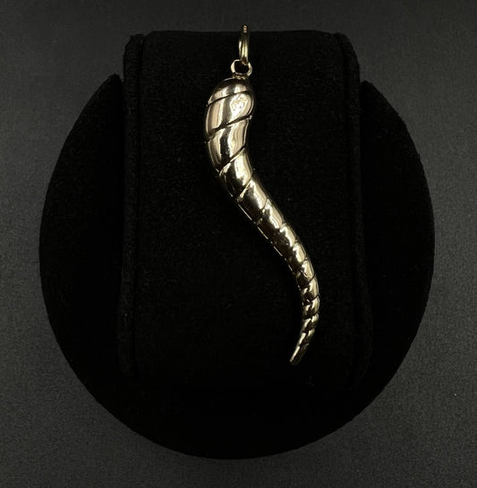 .4” x 2.3” 14K Semi-Solid Yellow Gold Italian Horn Pendant | 4.29g |