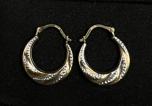 10K Hollow Yellow Gold Diamond Cut Hoop Earrings | .68g | .68” Wide | Hinged |