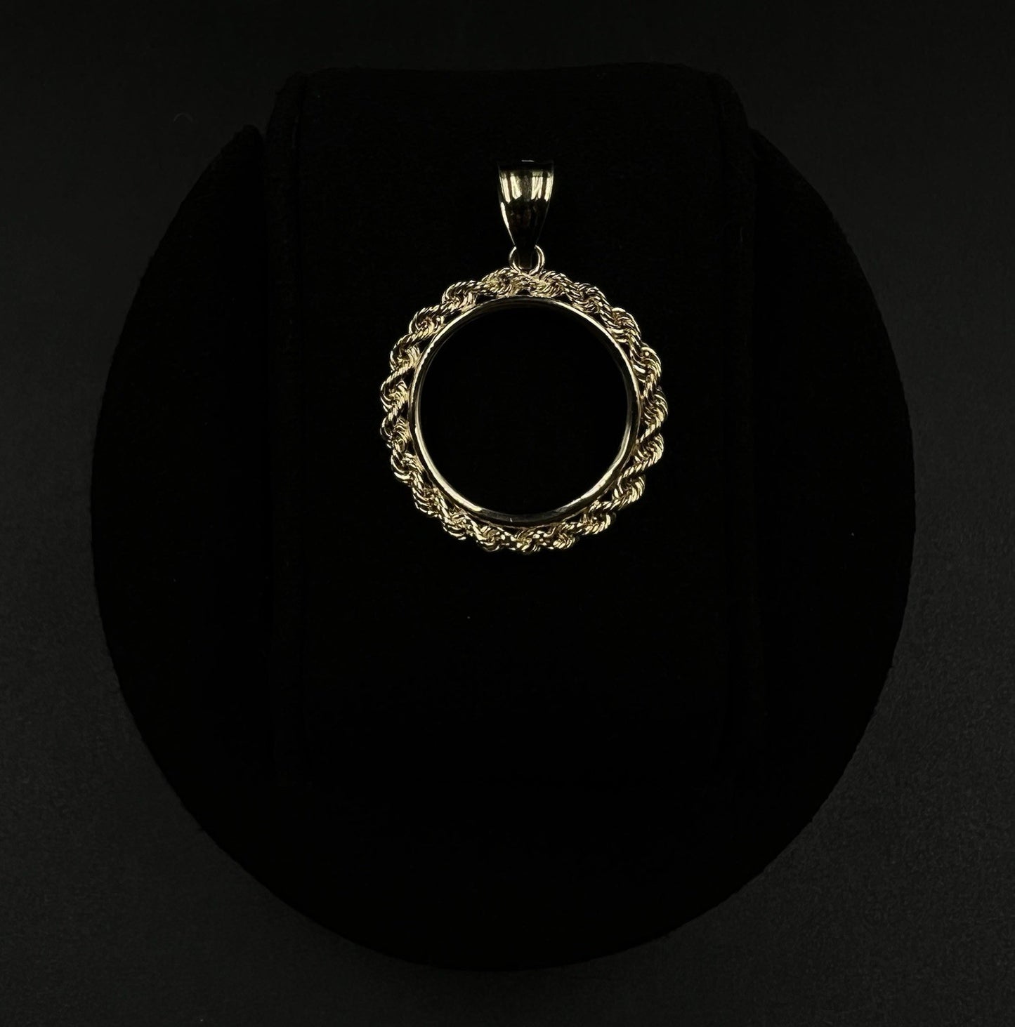 .96” 14K Solid Yellow Gold Rope Bezel Coin/Picture Pendant 2.47g | 4.5mm Bail |