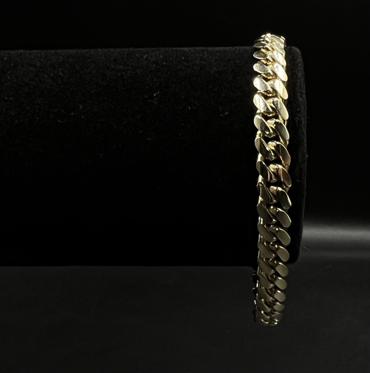 7.75” 10K Solid Yellow Gold Miami Cuban Bracelet | 27.57g | 6.8mm | Box Clasp |