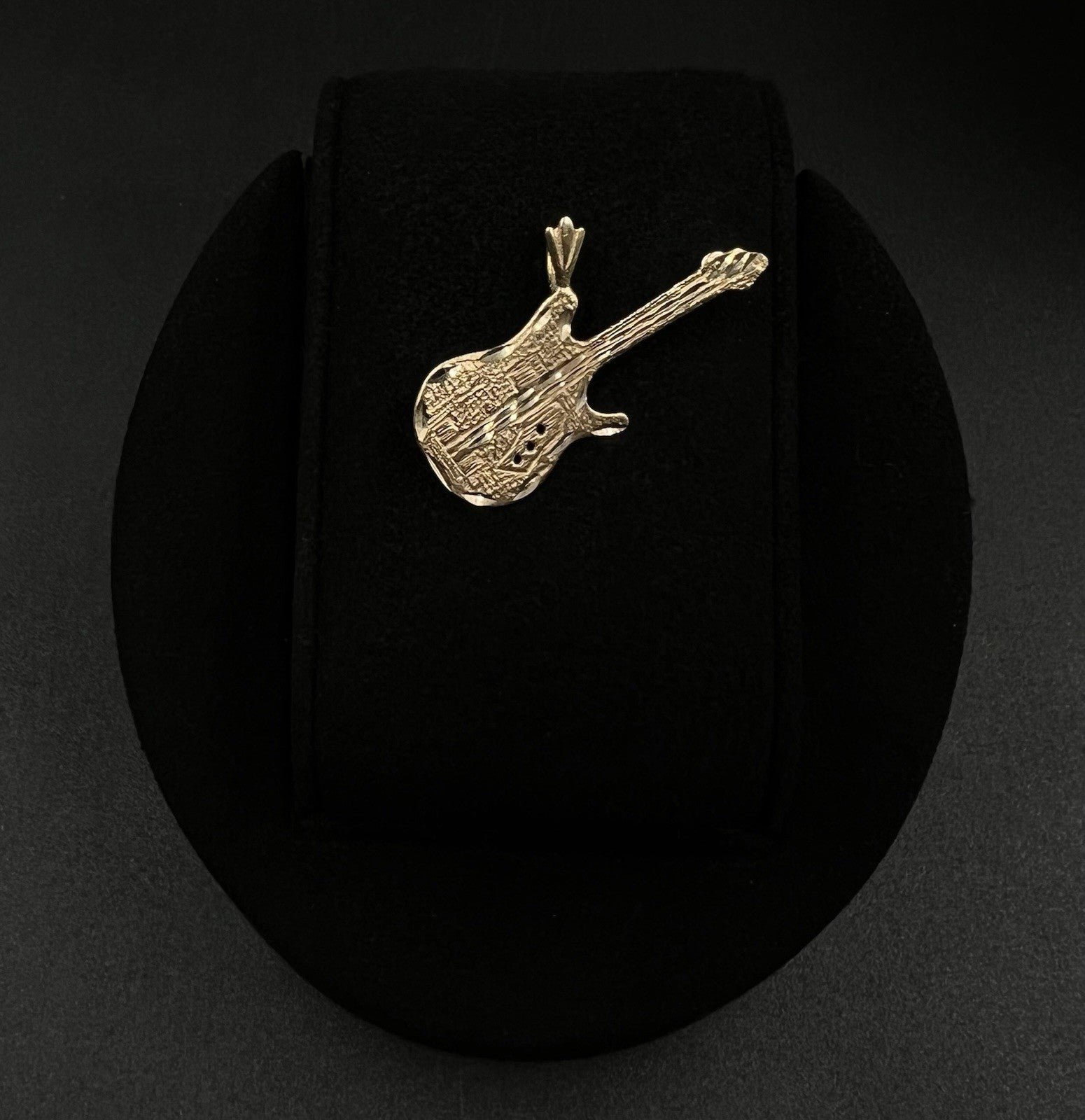 1.29” x .76” 14K Solid Yellow Gold Diamond Cut Guitar Pendant | 1.86g |