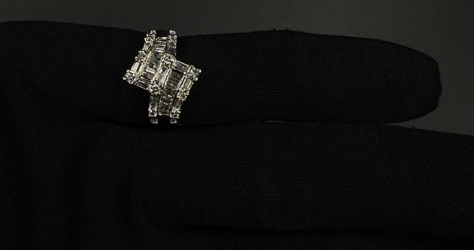 14K Solid White Gold Natural Diamond Baguette Round Cluster Ring Size 7.25 5.87g