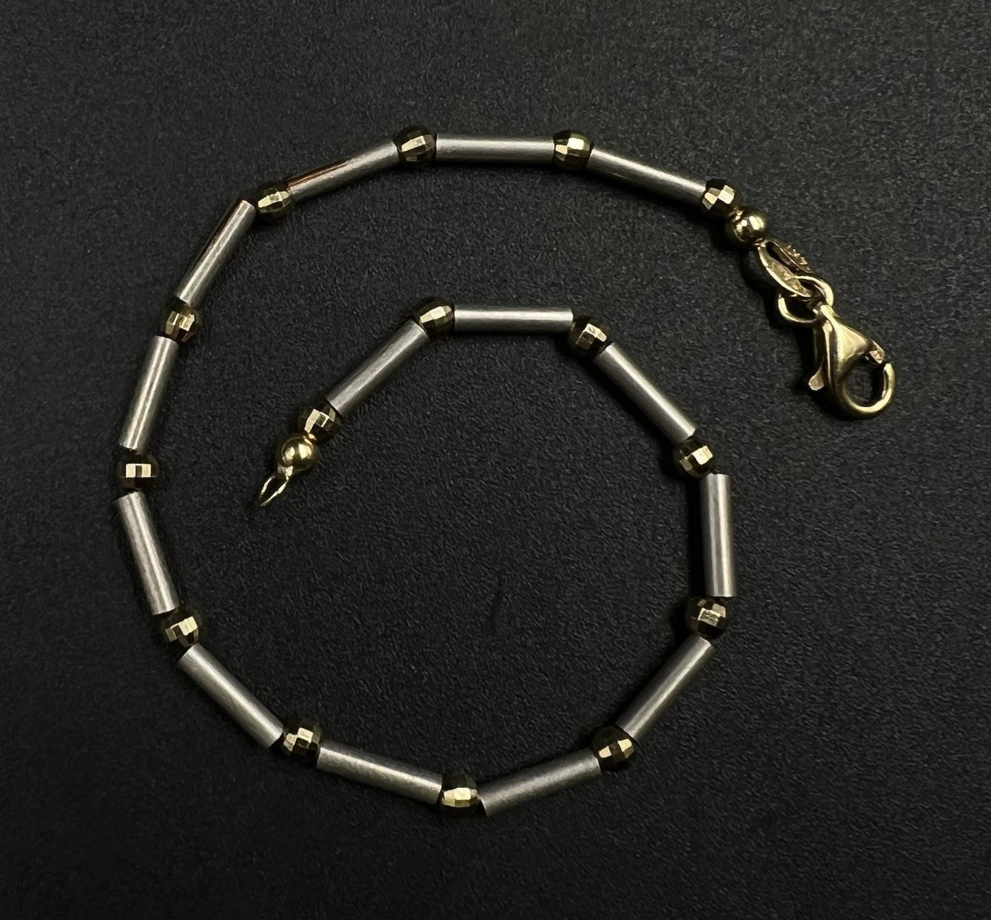7” 14K Semi-Solid Two-Tone Gold Diamond Cut Tube + Bead Bracelet 4.75g 2.8MM