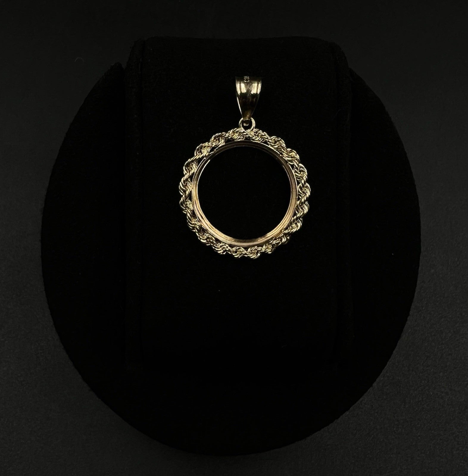 .96” 14K Solid Yellow Gold Rope Bezel Coin/Picture Pendant 2.47g | 4.5mm Bail |