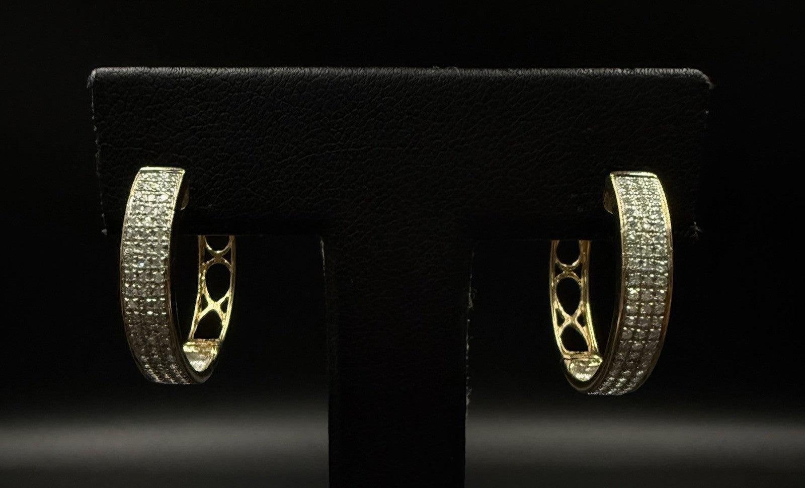 0.92” 10k Solid Yellow Gold Natural Diamond Hoop Earrings 4g | 4.4mm i-Clarity