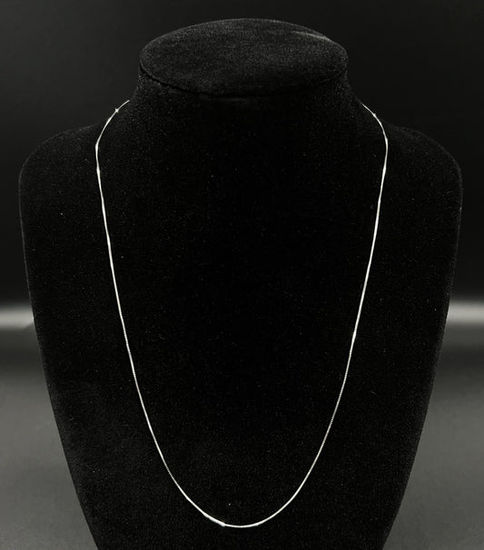 18.25” 14K Hollow White Gold Box Chain | .88g | .6MM | F | Lobster Clasp