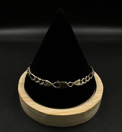 8.5” 14K Solid Yellow Gold Figaro Bracelet | 11.67g | 5.6mm | Italy | Lobster |