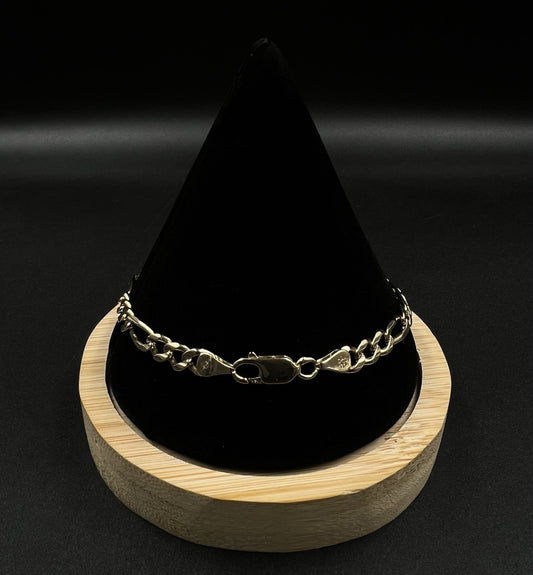 8.5” 14K Solid Yellow Gold Figaro Bracelet | 11.67g | 5.6mm | Italy | Lobster |