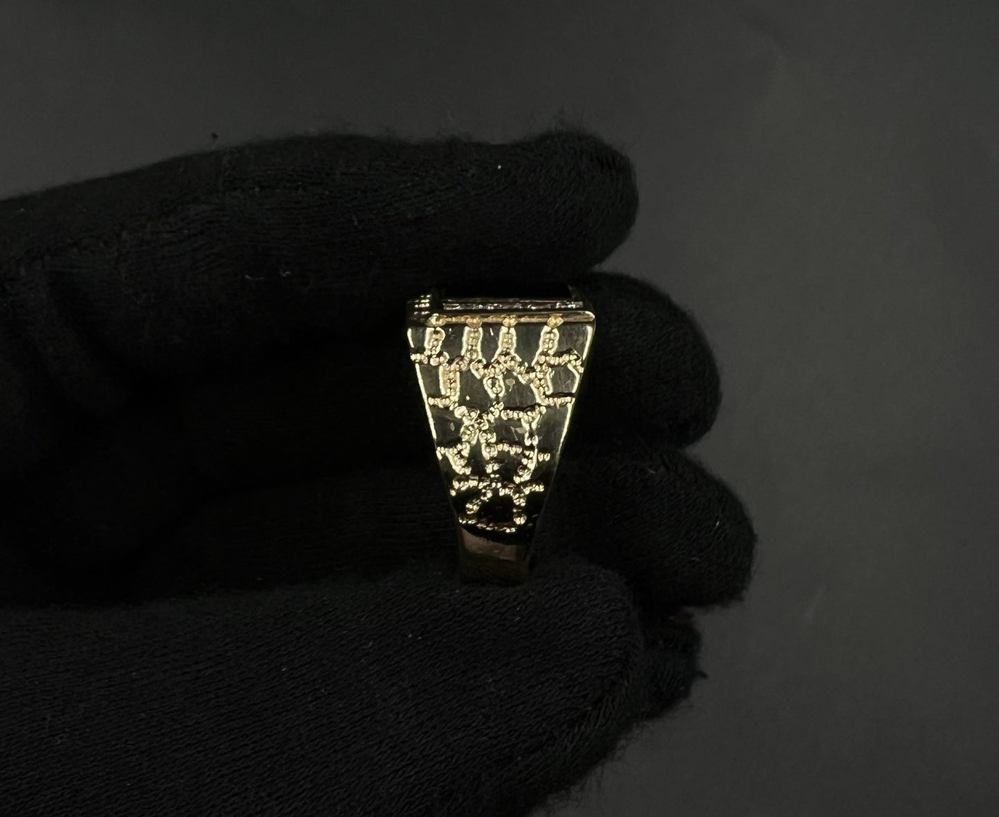 14K Solid Yellow Gold Natural Diamond Onyx Stone Nugget Ring | Size 9 | 9.51g |