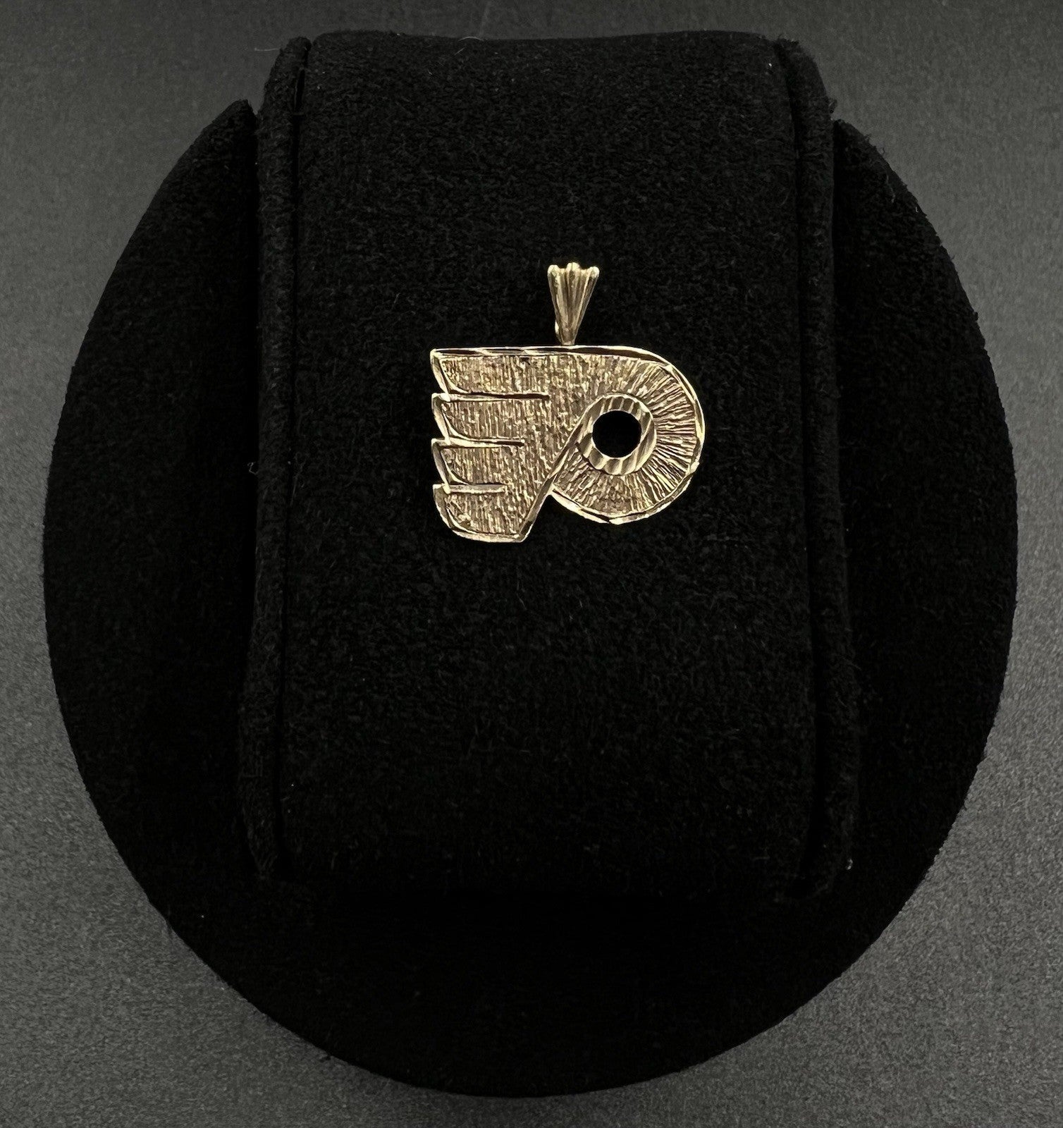 .77” x .76” 14K Solid Yellow Gold Diamond Cut Flyers Pendant 1.89g | 4MM Bail MA