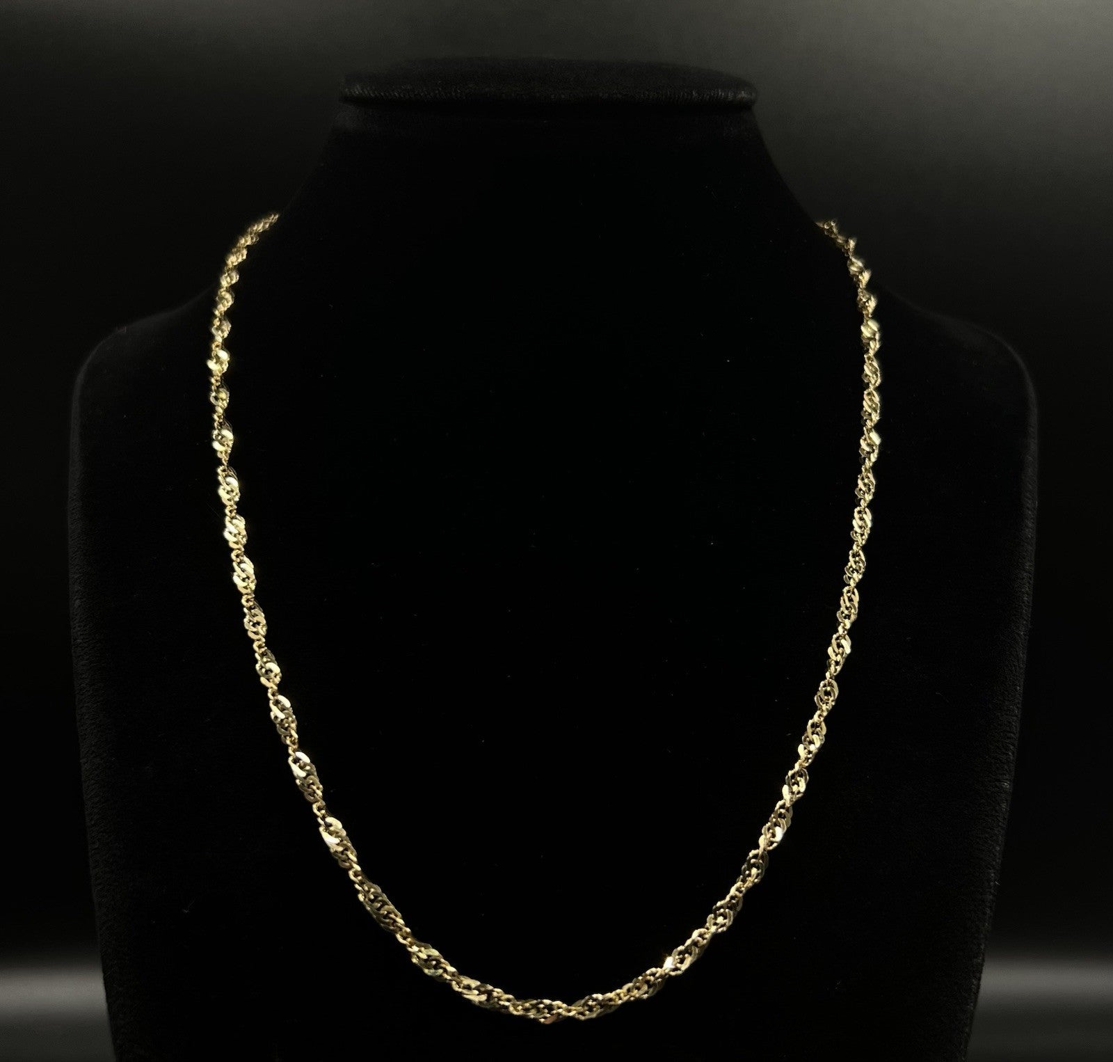 18” 9K Hollow Yellow Gold Singapore Chain | 4.54g | 2.8mm | Lobster Clasp |
