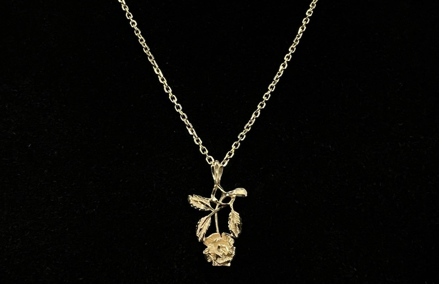 .5” x .87” 14K Solid Yellow Gold Diamond Cut Rose Pendant 1.17g | 2 x 3.5mm Bail