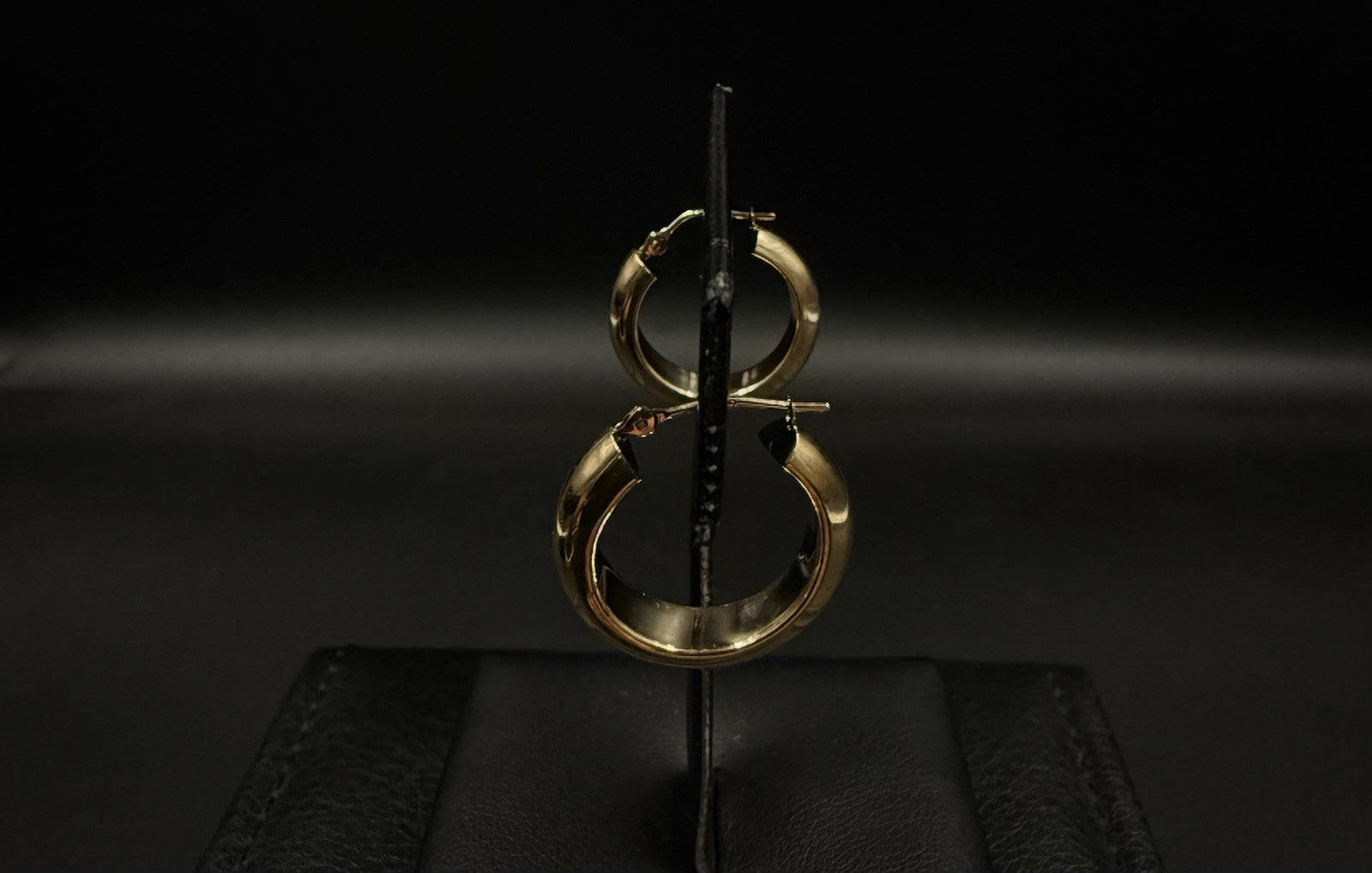 .75” 14k Hollow Yellow Gold Hoop Earrings | 1.63g | 5mm Thick | Hinged |