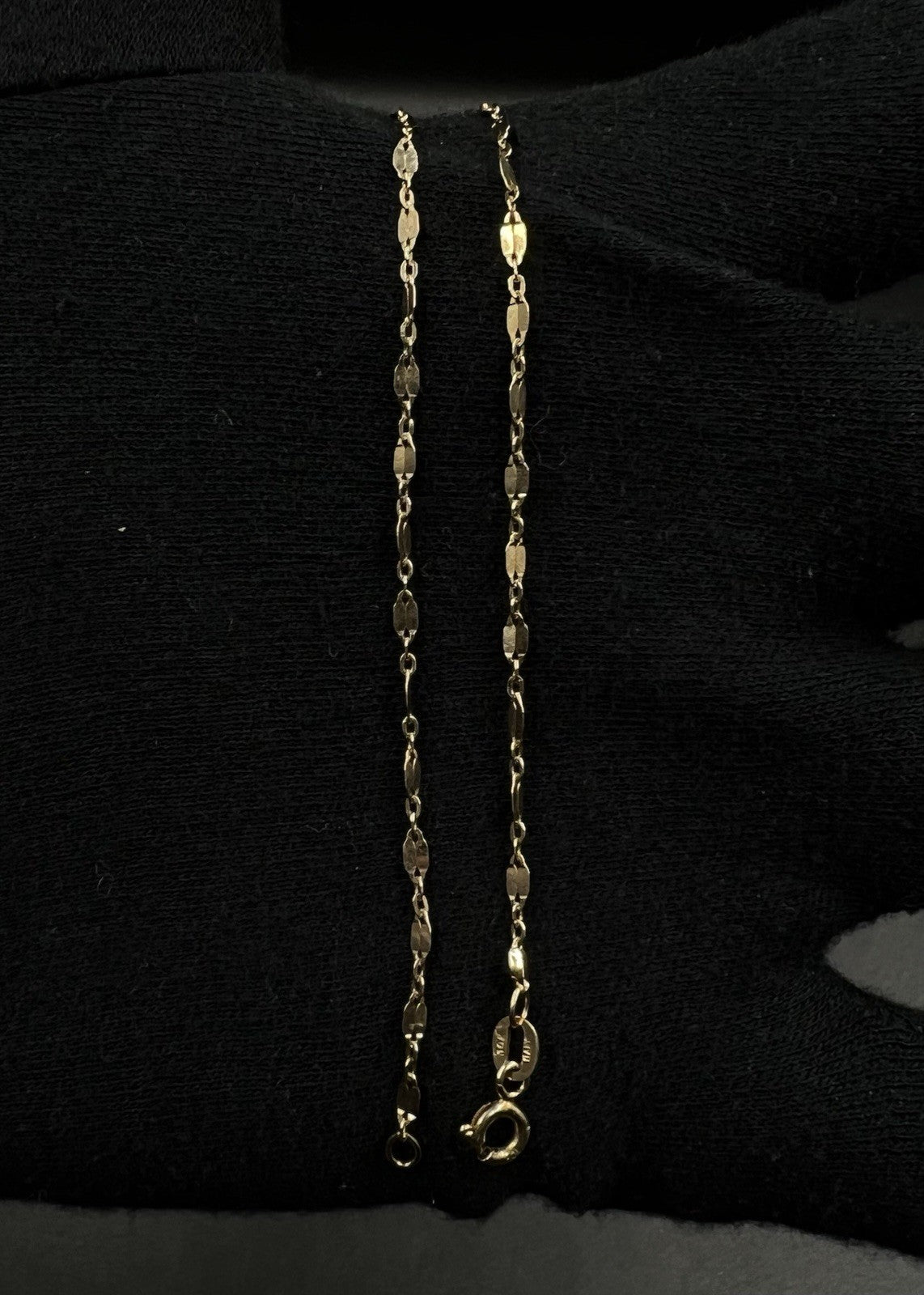 9.75” 10K Hollow Yellow Gold Fancy Link Anklet | .89g | 1.9MM | Italy | Lobster