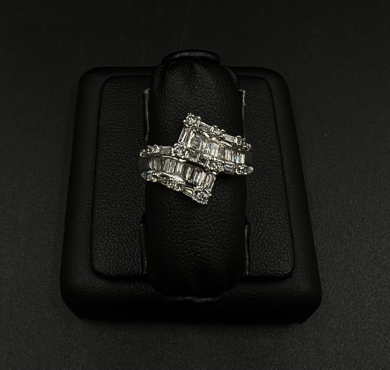 14K Solid White Gold Natural Diamond Baguette Round Cluster Ring Size 7.25 5.87g