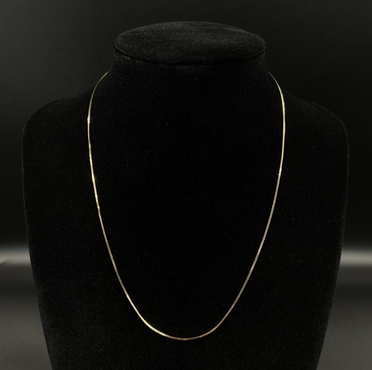 16” 14K Hollow Yellow Gold Box Chain | 1.53g | .8MM | RCI | Indonesia | Lobster