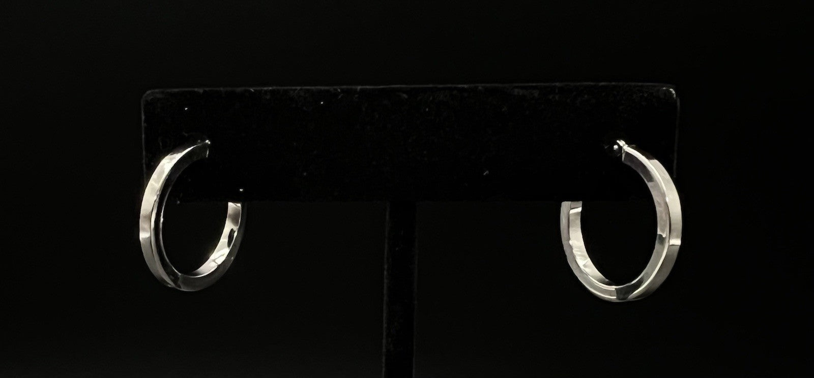 14K Hollow White Gold Hoop Earrings | 1.12g | .08” x .72” | JCM |