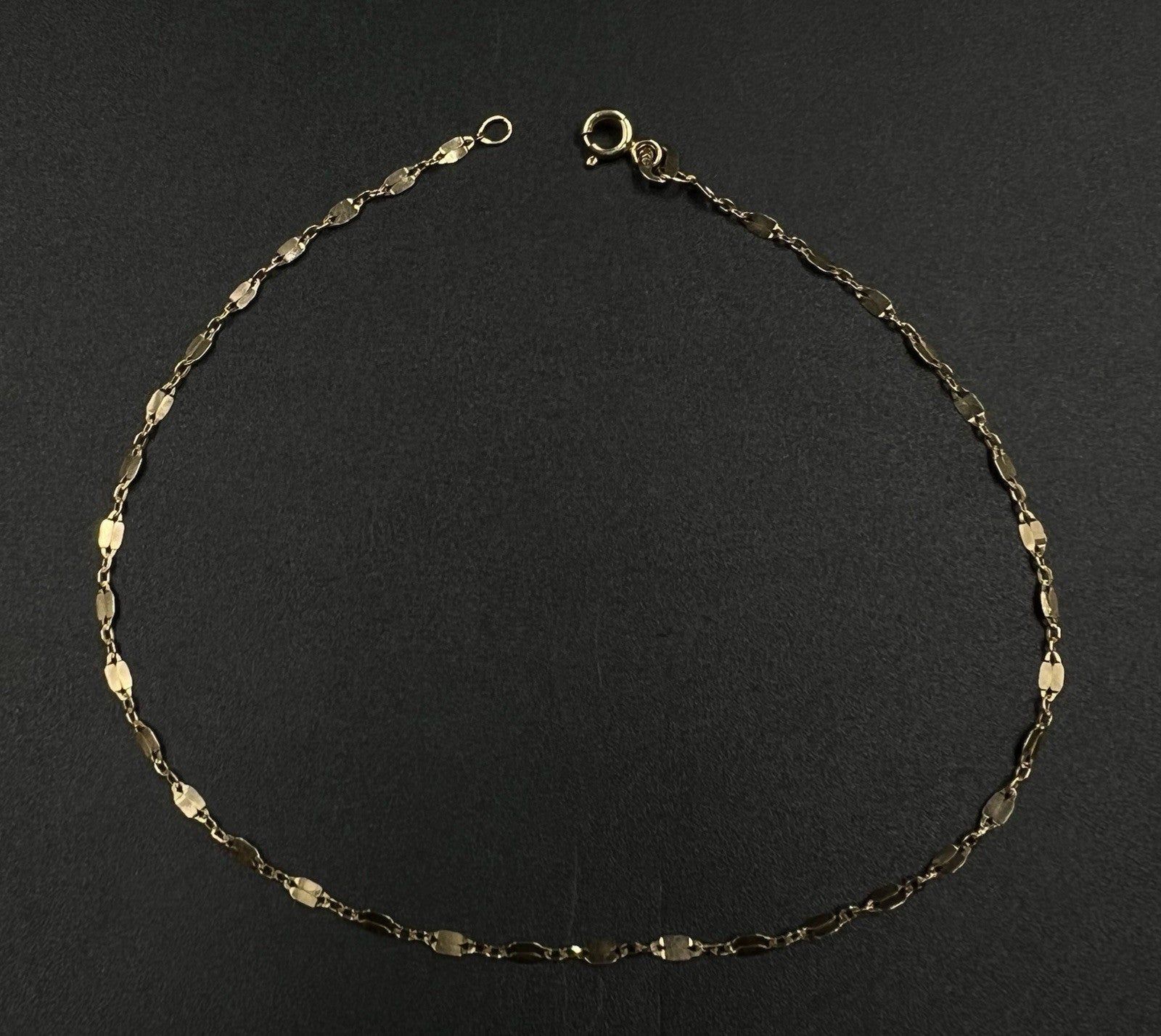 9.75” 10K Hollow Yellow Gold Fancy Link Anklet | .89g | 1.9MM | Italy | Lobster