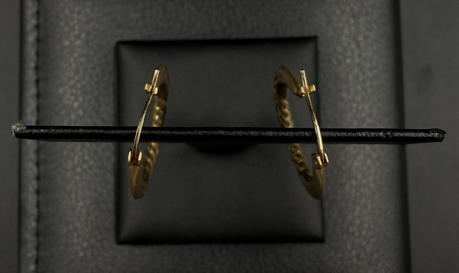 .81” 10K Hollow Yellow Gold Diamond Cut Hoop Earrings | 1.48g | 2.3mm Thick |