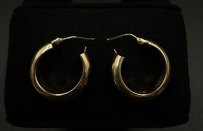 .75” 14k Hollow Yellow Gold Hoop Earrings | 1.63g | 5mm Thick | Hinged |