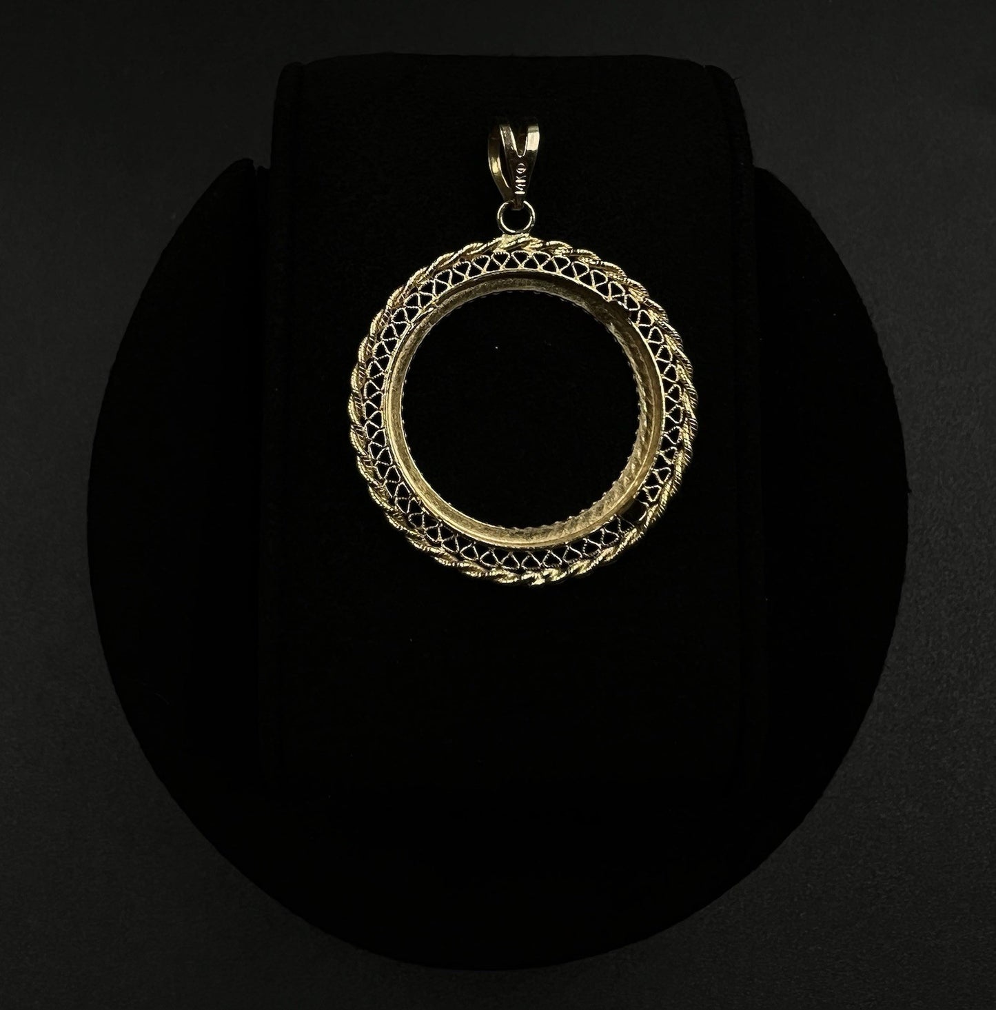 1.13” 14K Solid Yellow Gold Picture Pendant | 2.64g | 5MM Bail |