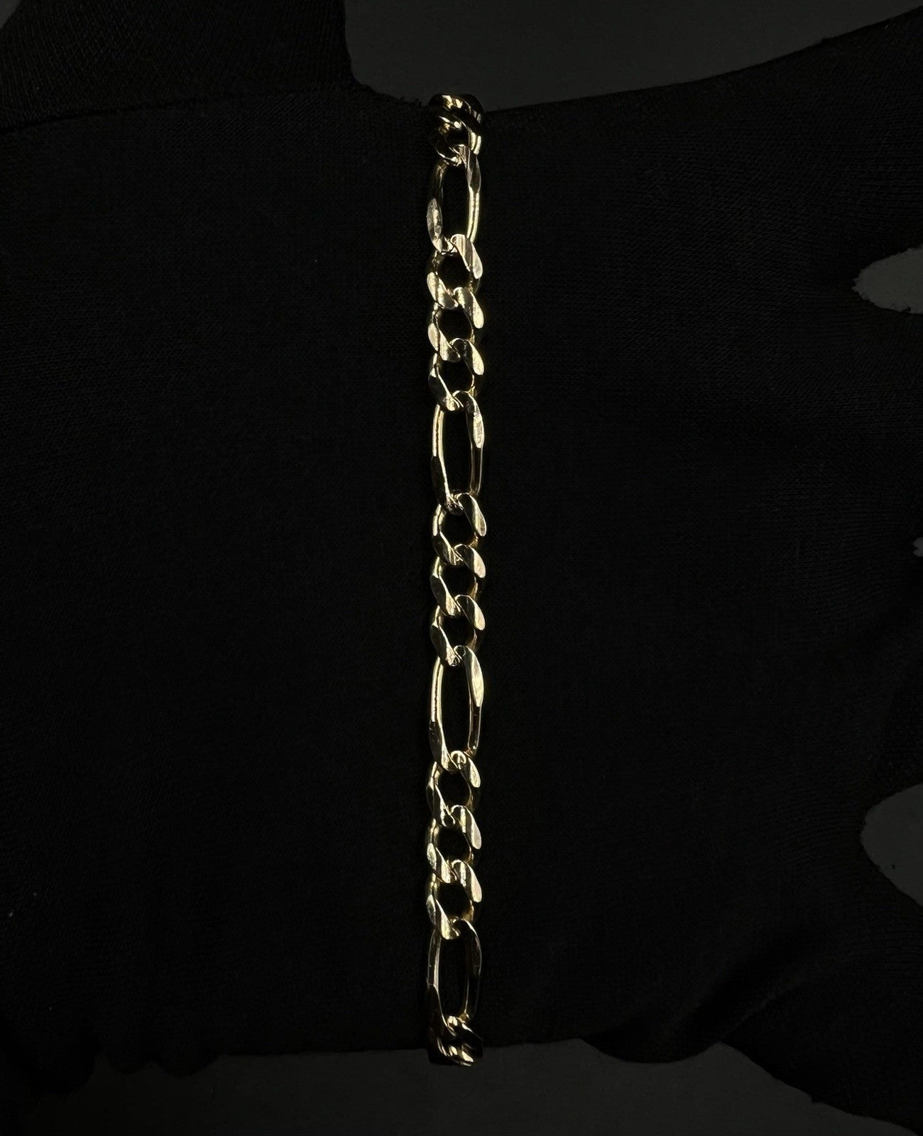 8.5” 14K Solid Yellow Gold Figaro Bracelet | 11.67g | 5.6mm | Italy | Lobster |