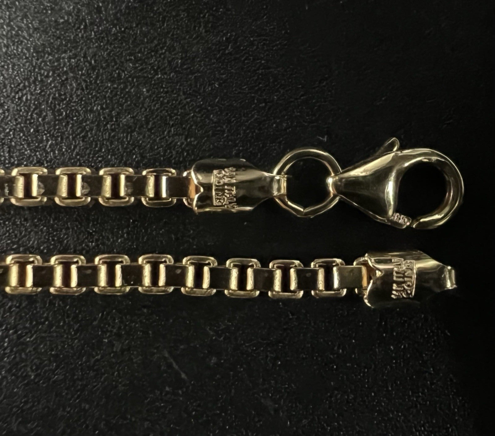 18” 14K Semi-Solid Yellow Gold Box Chain | 6.62g | 2.4mm | Italy | Lobster |