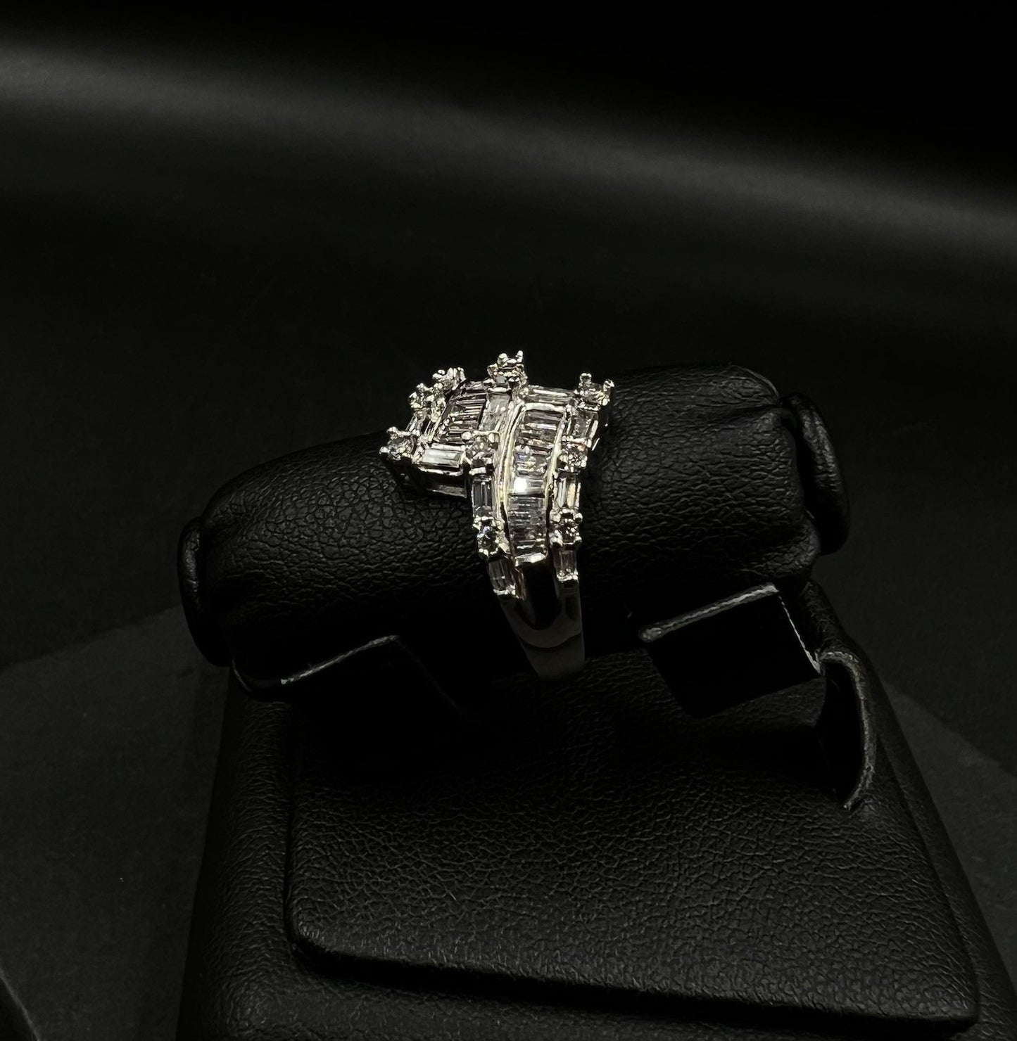 14K Solid White Gold Natural Diamond Baguette Round Cluster Ring Size 7.25 5.87g