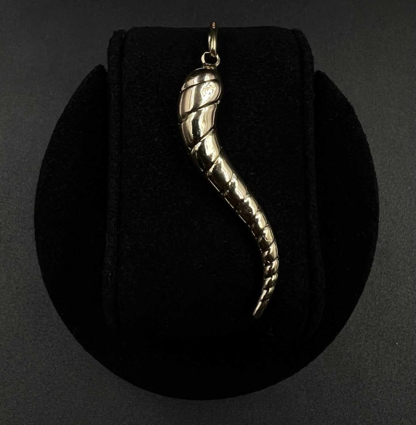 .4” x 2.3” 14K Semi-Solid Yellow Gold Italian Horn Pendant | 4.29g |