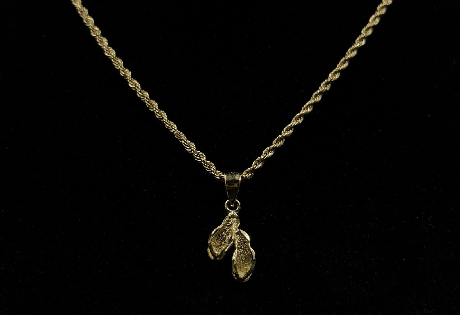 .4” x .8” 14K Solid Yellow Gold Diamond Cut Flip Flop Pendant .98g | 3.5MM Bail