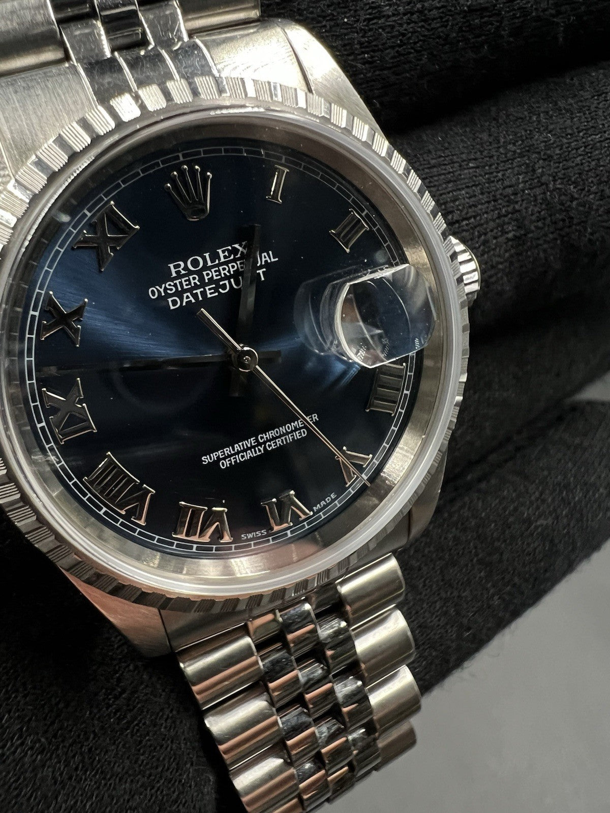 Rolex Datejust 36 16220 Blue Roman Dial Engine Turned Bezel Jubilee Watch 1999