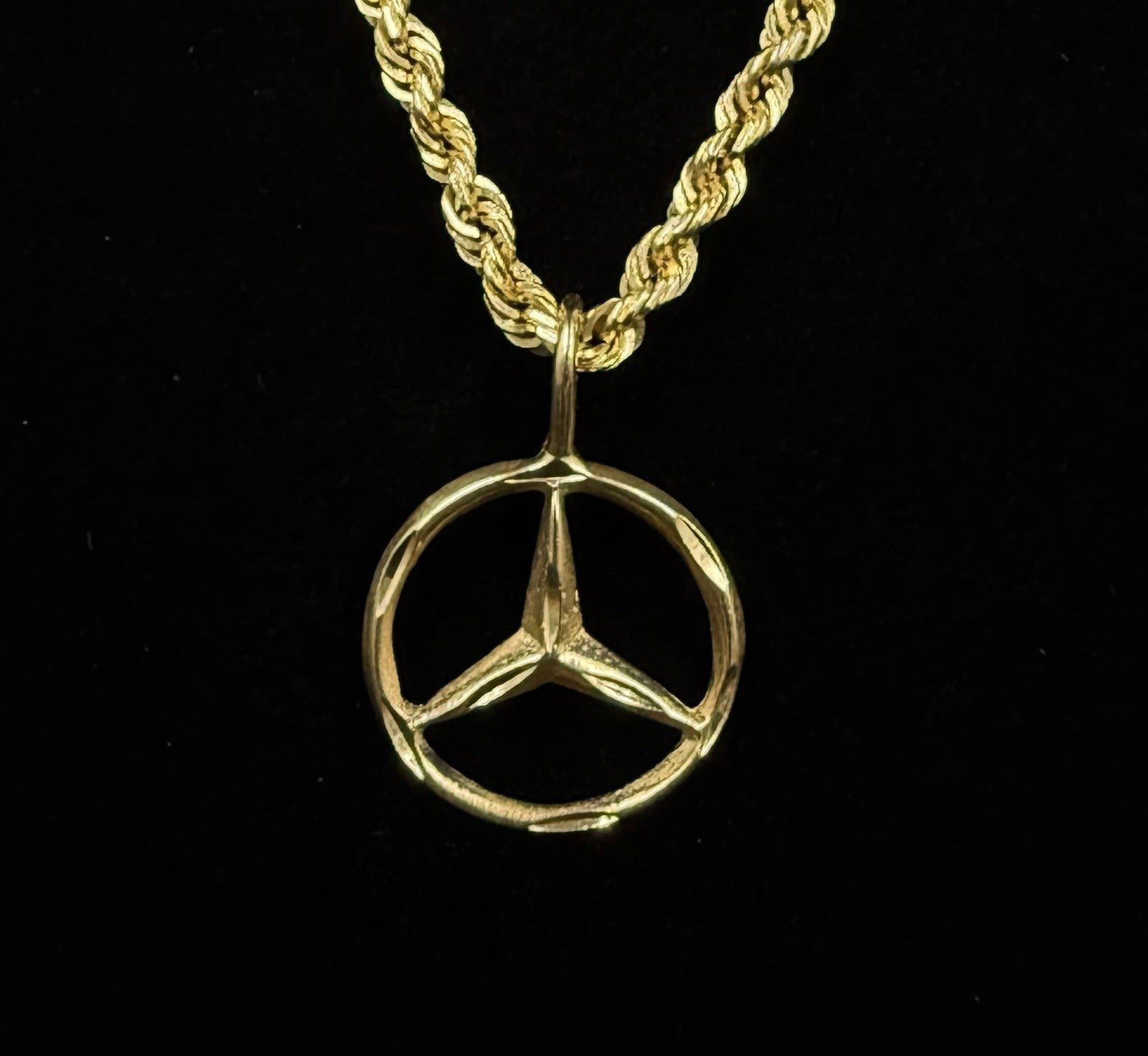 .65” 14K Solid Yellow Gold Diamond-Cut Mercedes Pendant | 1.17g | 3.2mm Bail |