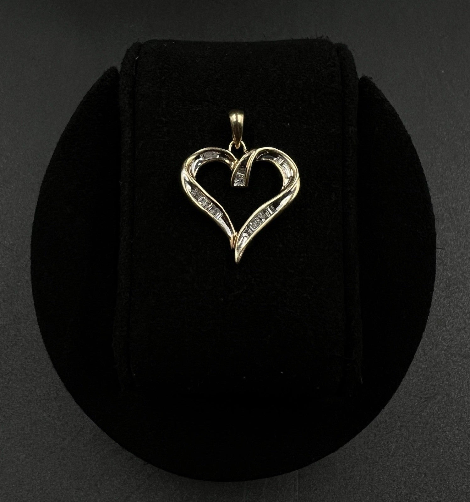 .81” x .86” 10K Semi-Solid Yellow Gold Natural Diamond Heart Pendant | 2.63g |