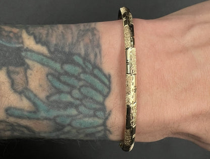 7.25” 14K Hollow Yellow Gold Diamond Cut Bangle Bracelet | 5.70g | 4.7MM | Box |