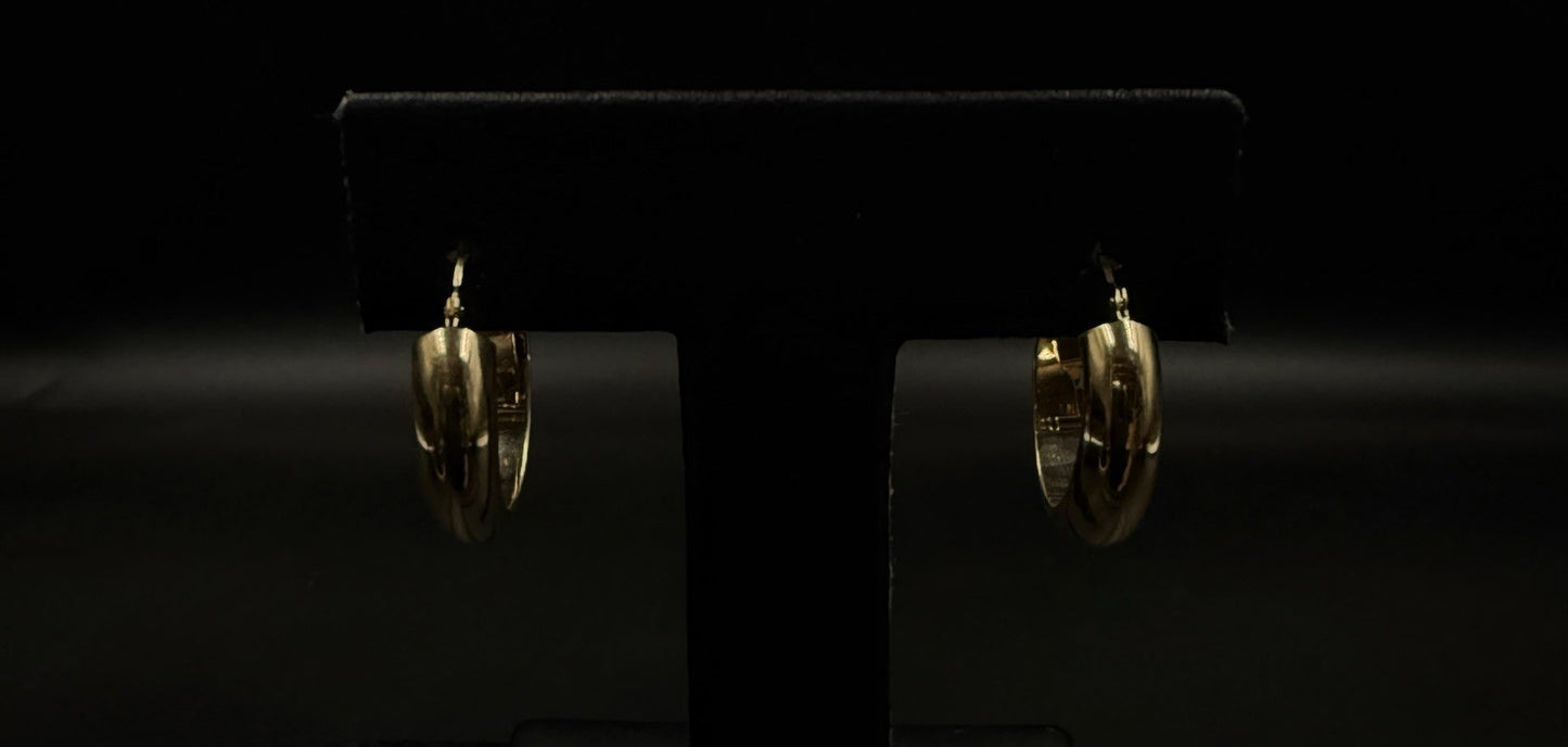.75” 14k Hollow Yellow Gold Hoop Earrings | 1.63g | 5mm Thick | Hinged |