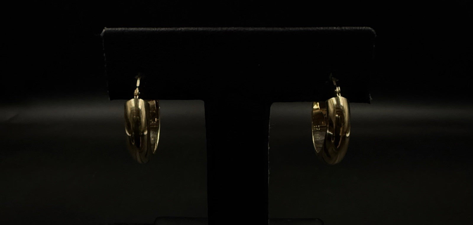 .75” 14k Hollow Yellow Gold Hoop Earrings | 1.63g | 5mm Thick | Hinged |