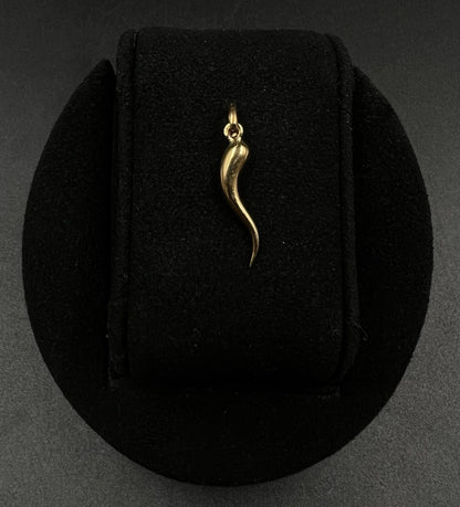 .23” x 1.18” 14K Hollow Yellow Gold Italian Horn Pendant 1.06g | 3 x 5mm Bail |