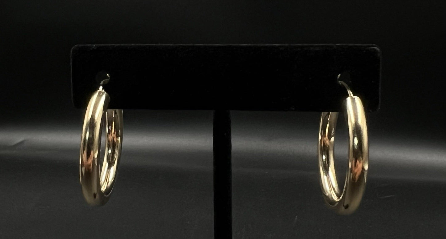 14K Hollow Yellow Gold Hoop Earrings | 2.11g | 1.06” Wide x .15” Thick | Hinged