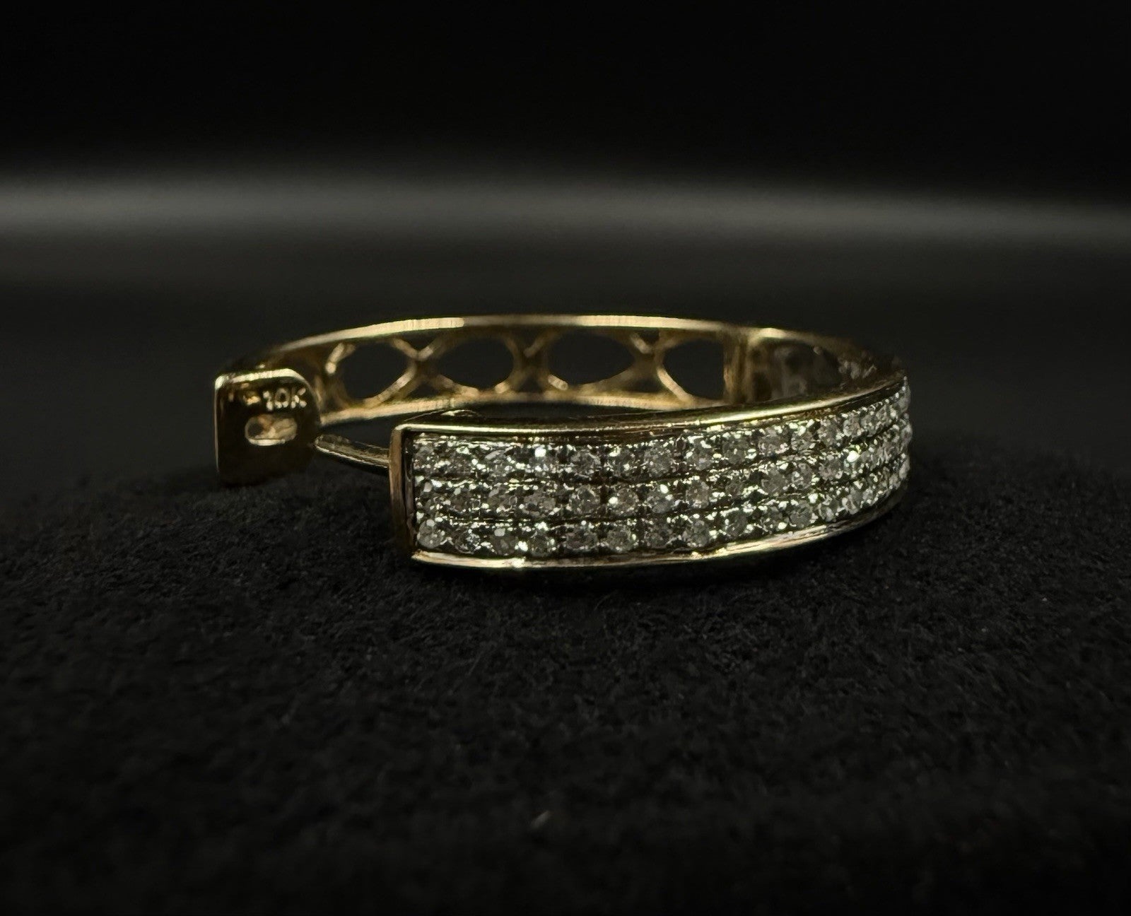 0.92” 10k Solid Yellow Gold Natural Diamond Hoop Earrings 4g | 4.4mm i-Clarity
