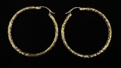 1.61” 14K Hollow Yellow Gold Diamond-Cut Hoop Earrings | 2.89g | 3mm Thick |