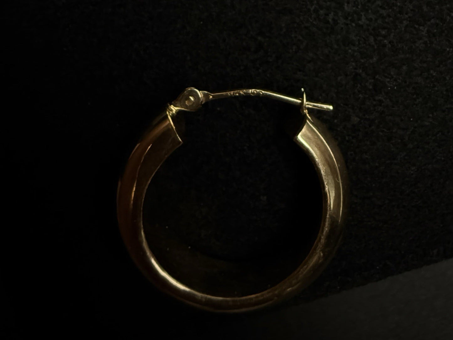 .75” 14k Hollow Yellow Gold Hoop Earrings | 1.63g | 5mm Thick | Hinged |