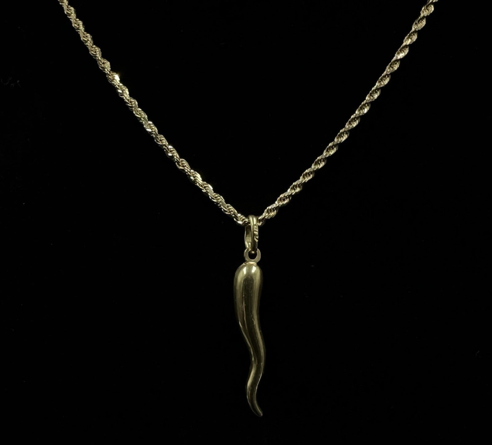 .22” x 1.18” 14K Hollow Yellow Gold Italian Horn Pendant | 1.12g | Italy |