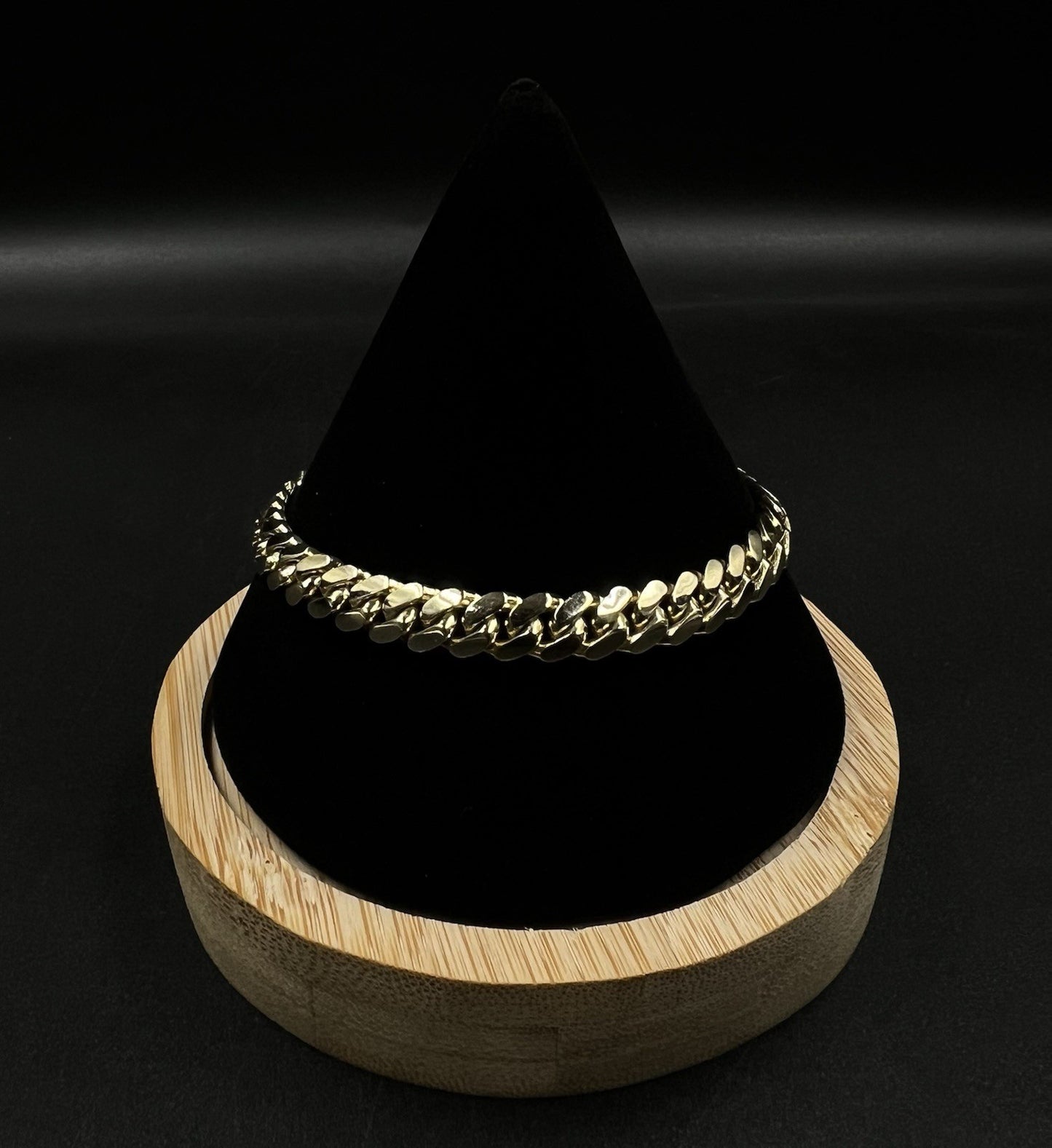 7.75” 10K Solid Yellow Gold Miami Cuban Bracelet | 27.57g | 6.8mm | Box Clasp |