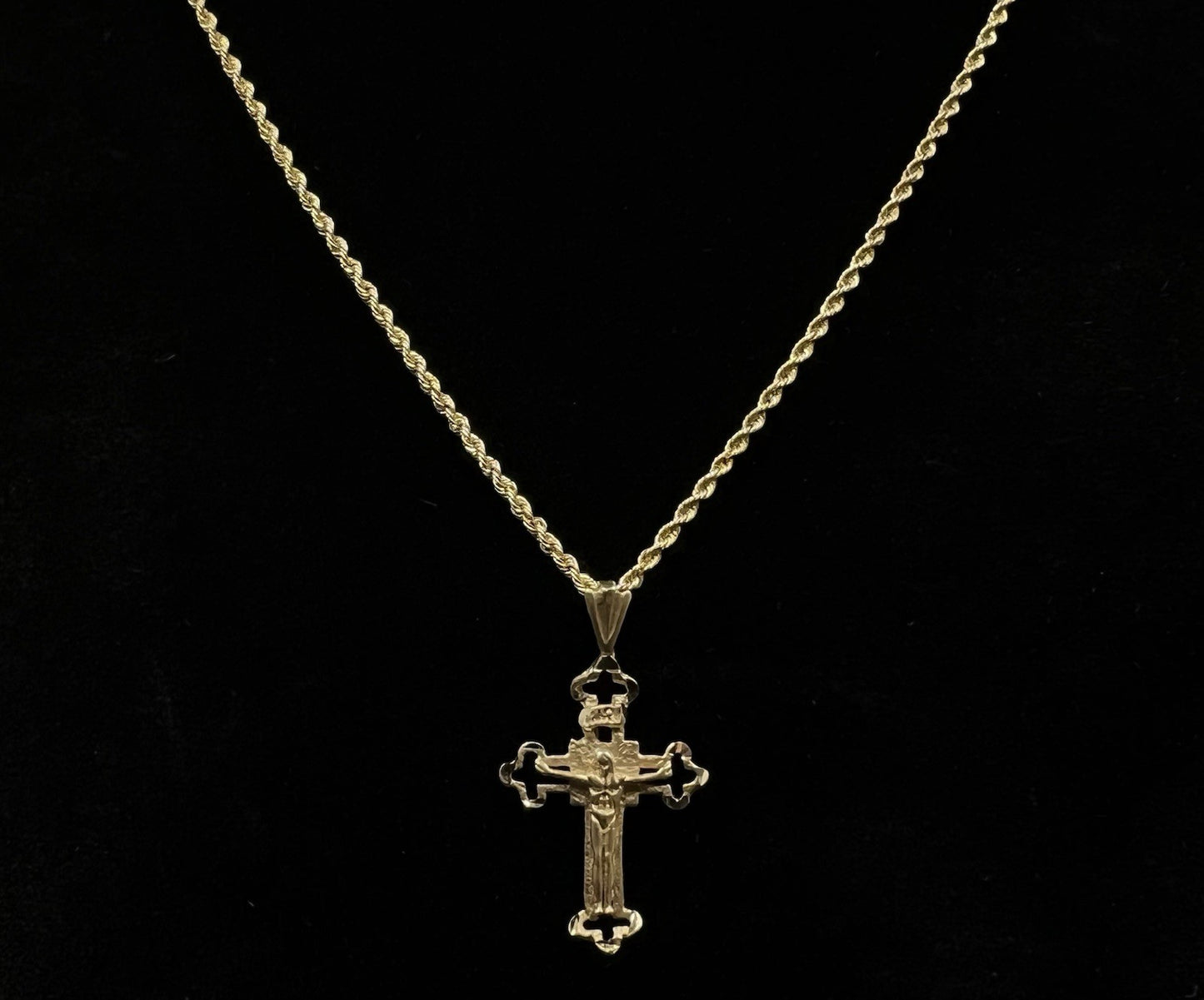 .6” x 1.05” 14K Solid Yellow Gold Diamond Cut Crucifix Pendant 1.08g 2.8mm Bail