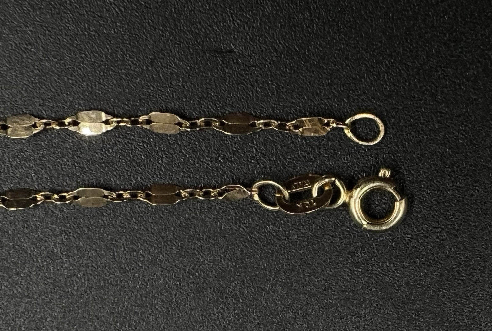 9.75” 10K Hollow Yellow Gold Fancy Link Anklet | .89g | 1.9MM | Italy | Lobster