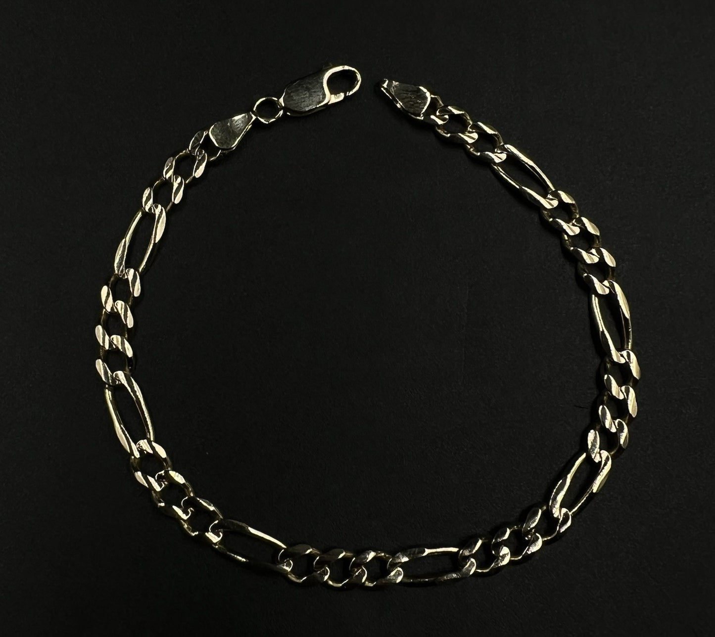 8.5” 14K Solid Yellow Gold Figaro Bracelet | 11.67g | 5.6mm | Italy | Lobster |