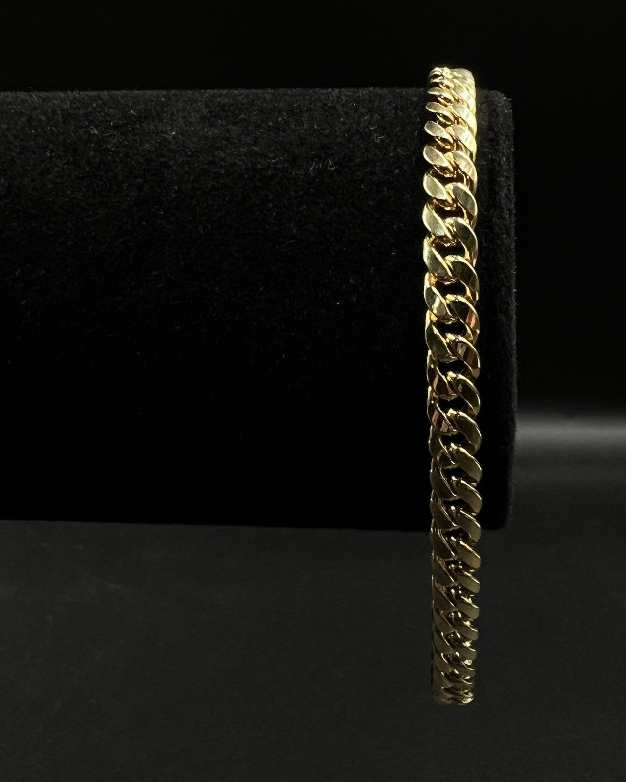8” 14K Hollow Yellow Gold Miami Cuban Bracelet | 7.64g | 5.3mm | Italy | Lobster