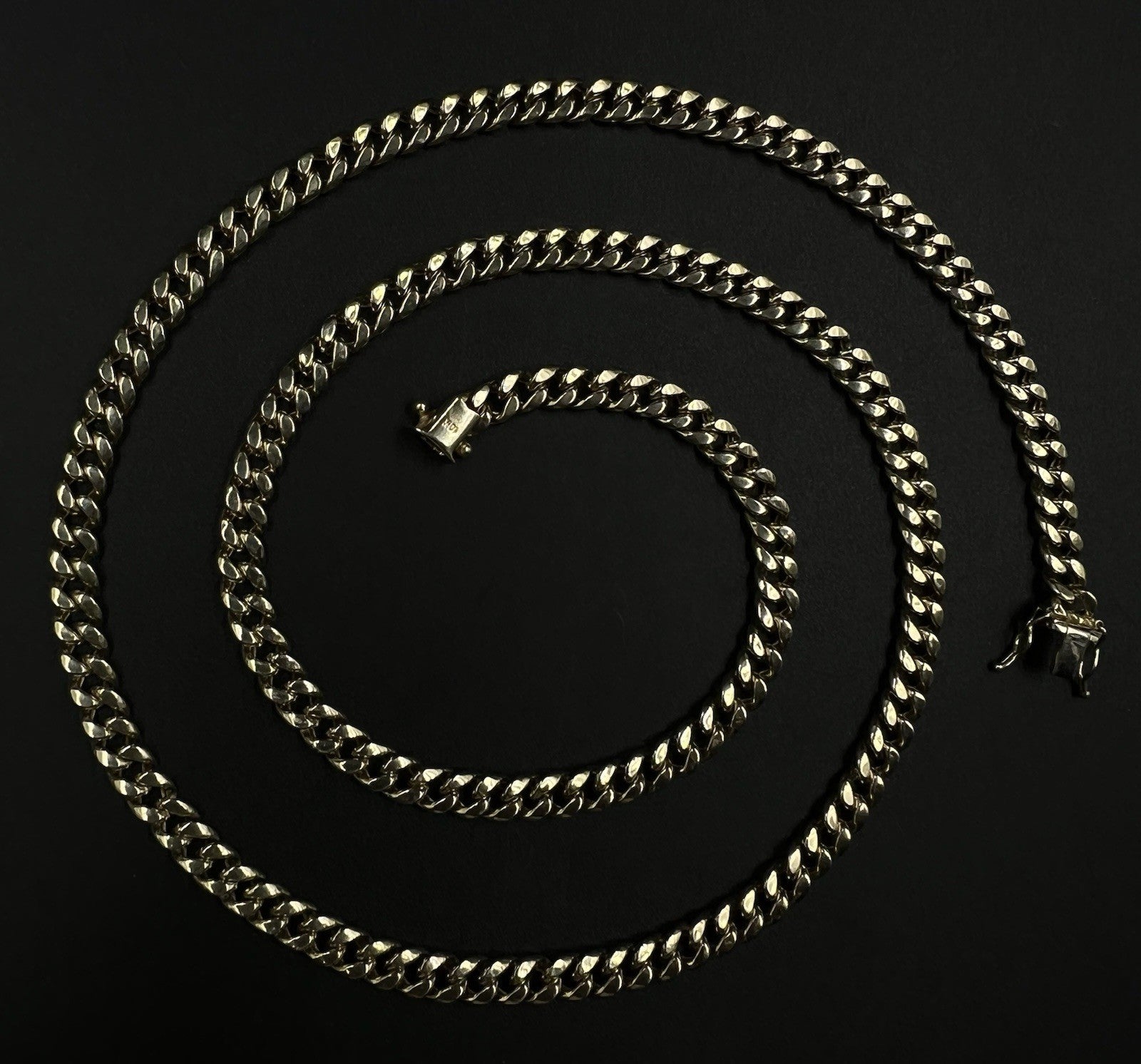 26” 10K Hollow Yellow Gold Diamond Cut Miami Cuban Chain | 22.10g | 6MM | Box |