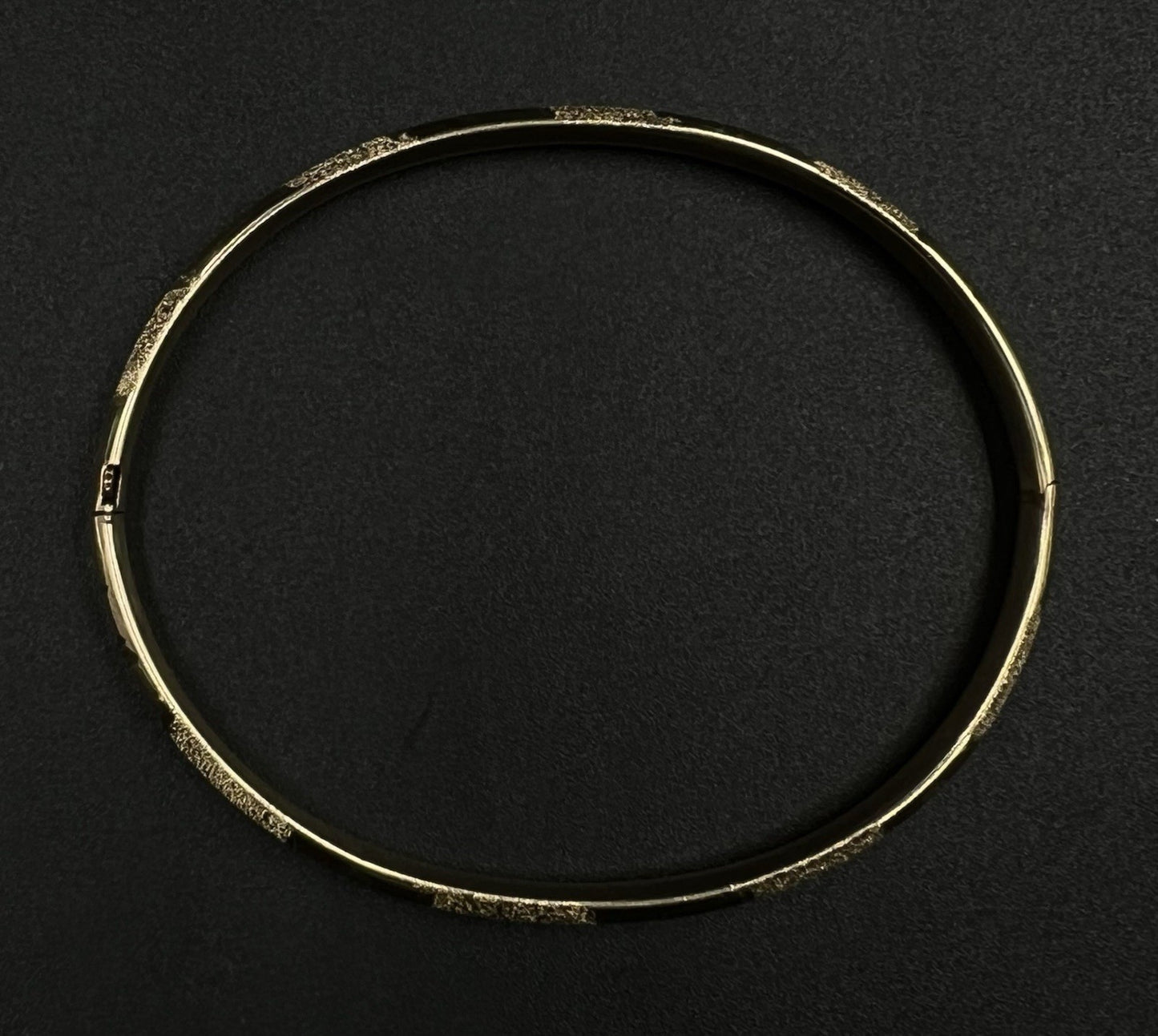 7.25” 14K Hollow Yellow Gold Diamond Cut Bangle Bracelet | 5.70g | 4.7MM | Box |