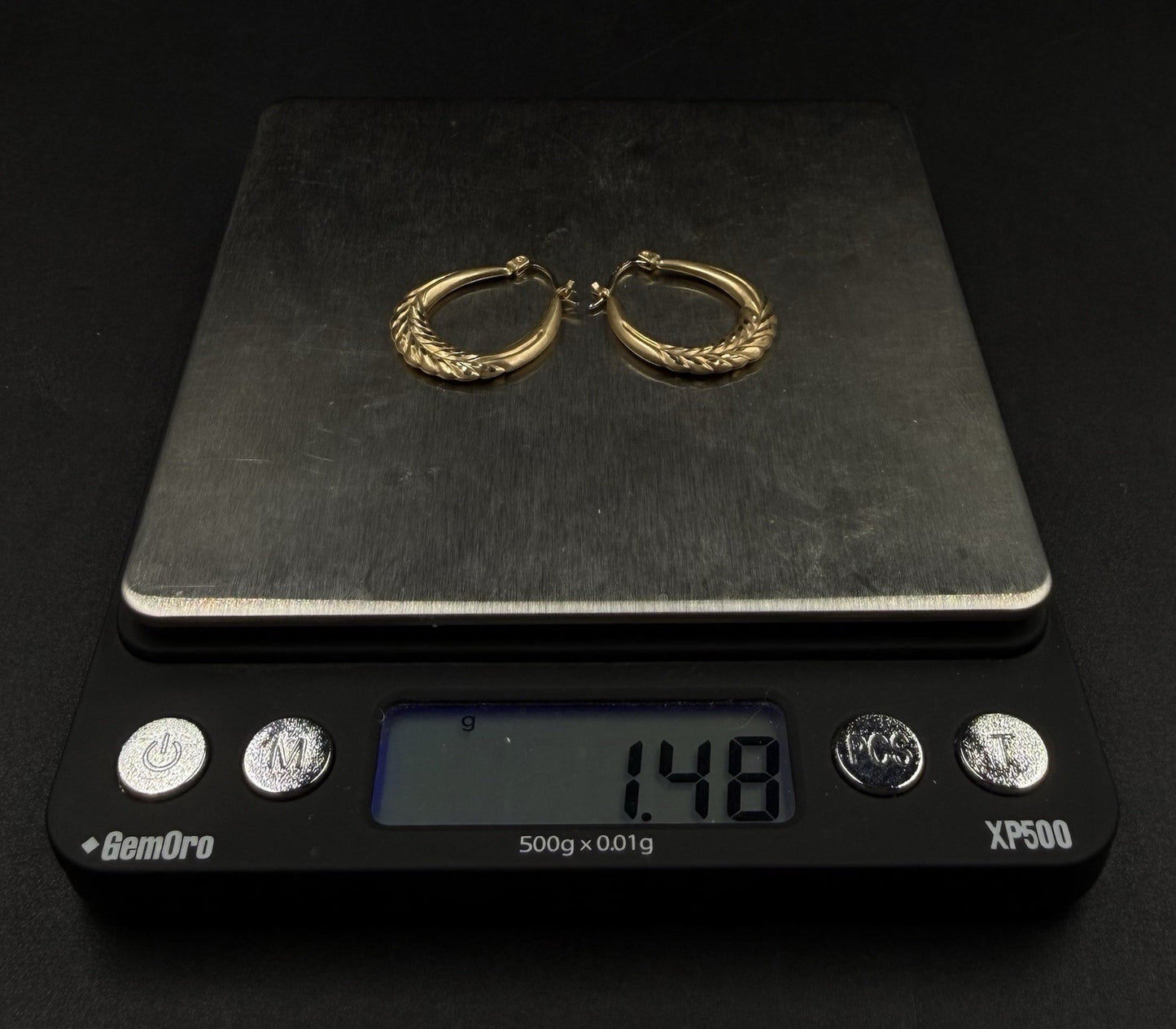 .81” 10K Hollow Yellow Gold Diamond Cut Hoop Earrings | 1.48g | 2.3mm Thick |